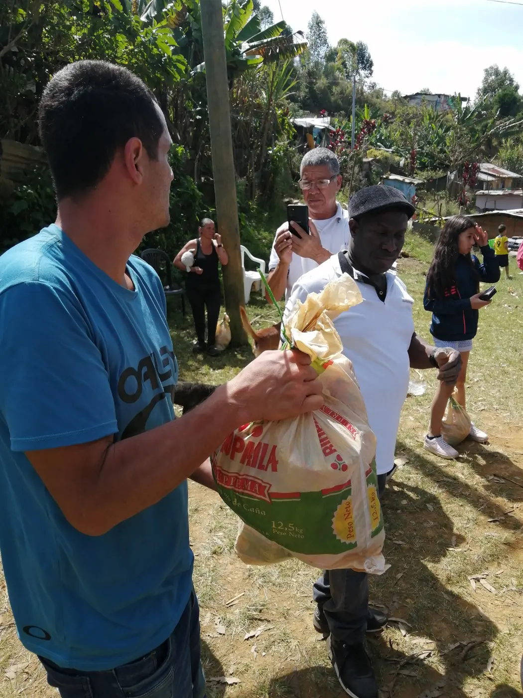Delivery of donations and food baskets to families by Hepacom