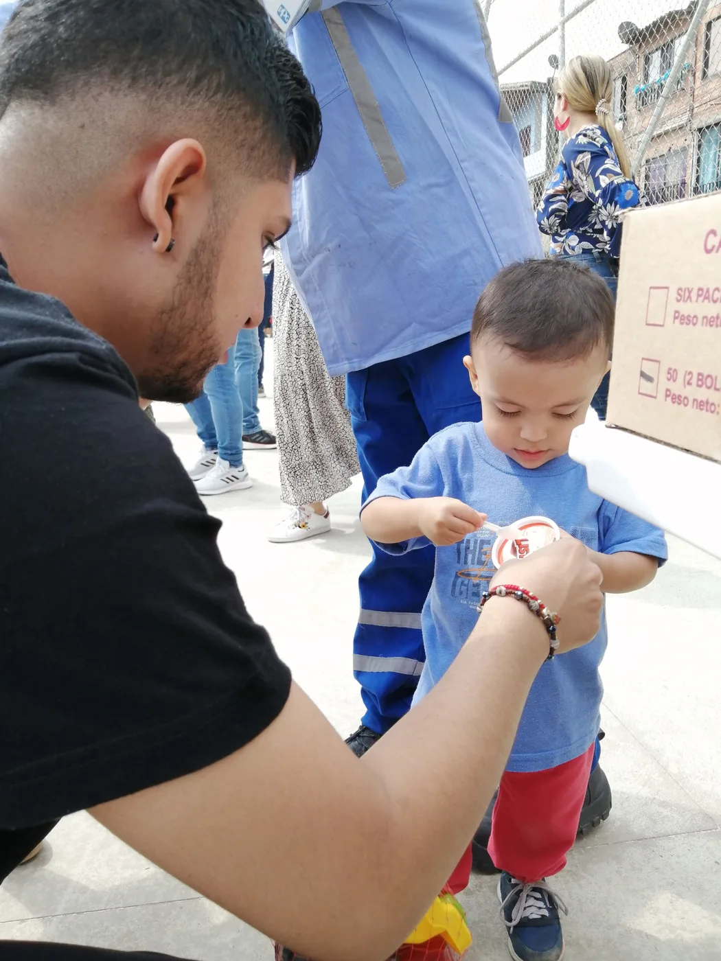 Delivery of donations and food baskets to families by Hepacom