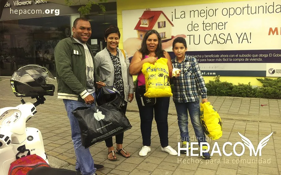 Volunteers and team from the Hepacom Foundation