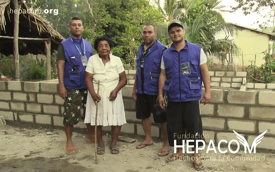 Volunteers and team from the Hepacom Foundation