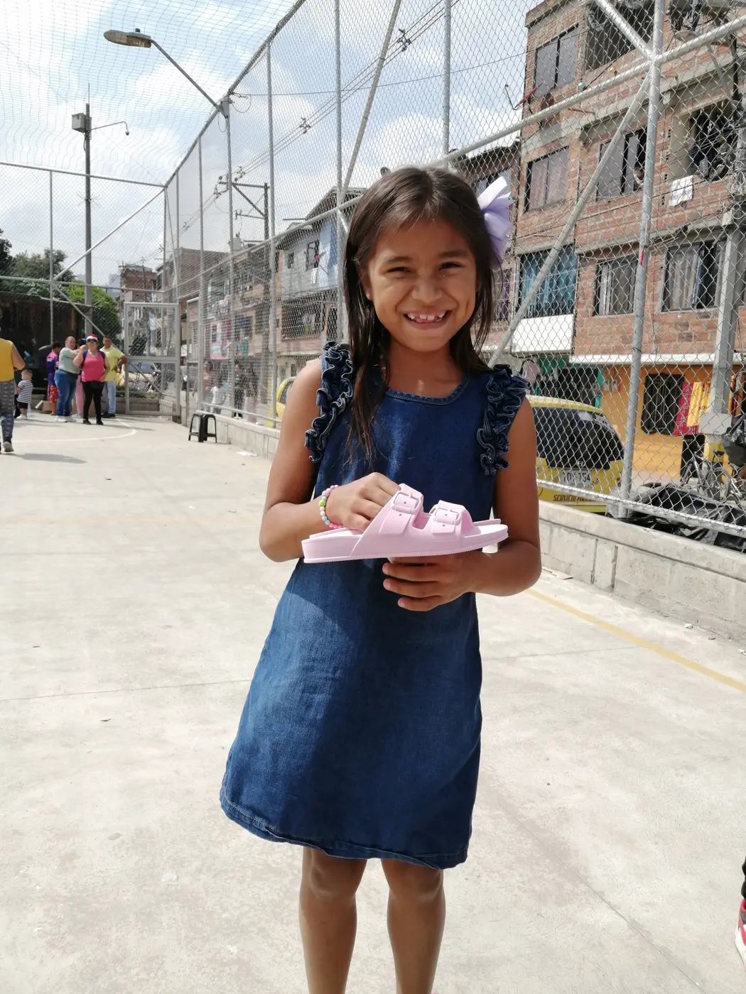 Delivery of donations and aid to families by Hepacom